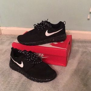 NWT Nike Roshe Run